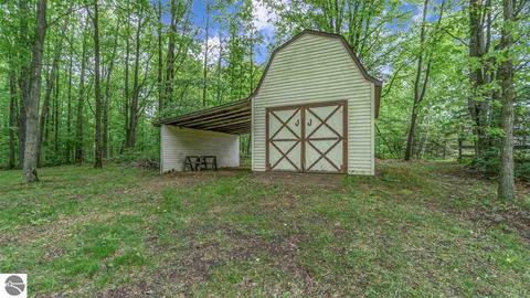 4870 S Wise Rd, Shepherd, MI 48883 photo 5
