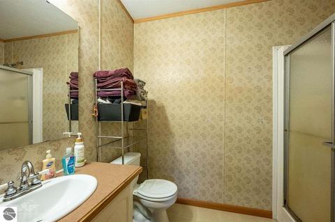 587 Gitchegumee Dr, Buckley, MI 49620 photo 5