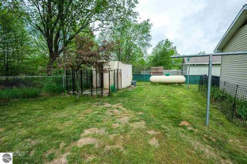 587 Gitchegumee Dr, Buckley, MI 49620 photo 18