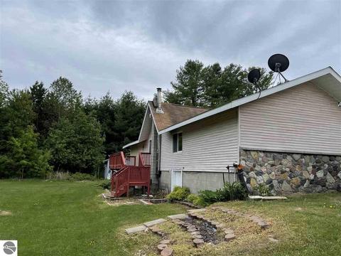 900 N Black, Twining, MI 48766 photo 31