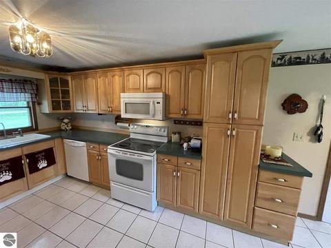 900 N Black, Twining, MI 48766 photo 10