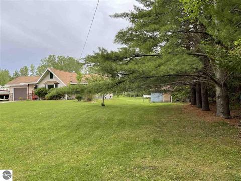 900 N Black, Twining, MI 48766 photo 18