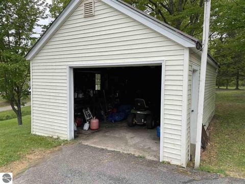 3096 Lewis Dr, Lupton, MI 48635 photo 14
