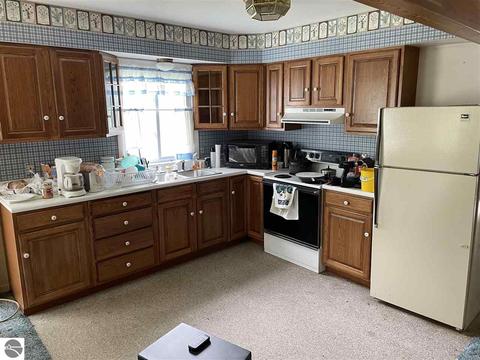 3096 Lewis Dr, Lupton, MI 48635 photo 5