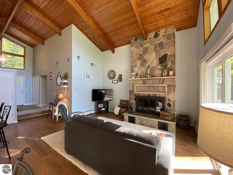 4950 Queens Way, Gladwin, MI 48624 photo 5