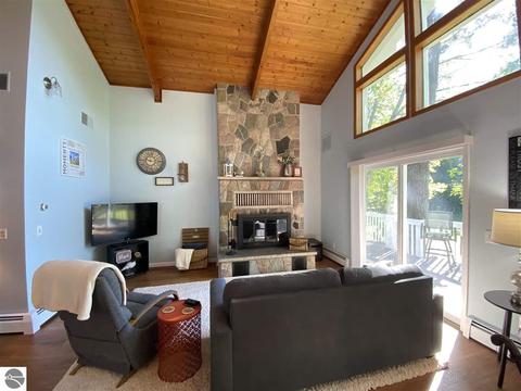 4950 Queens Way, Gladwin, MI 48624 photo 4