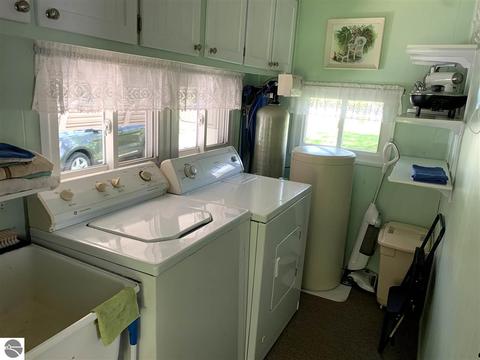 94 E Huron, Omer, MI 48749 photo 8