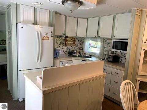 94 E Huron, Omer, MI 48749 photo 6
