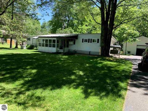 94 E Huron, Omer, MI 48749 photo 2