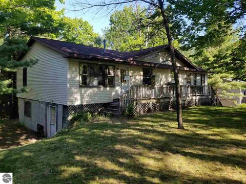 4381 4379 Eagle Crest Dr, Williamsburg, MI 49690 photo 3