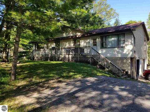 4381 4379 Eagle Crest Dr, Williamsburg, MI 49690 photo 1