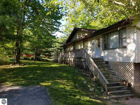 4381 4379 Eagle Crest Dr, Williamsburg, MI 49690 photo 2