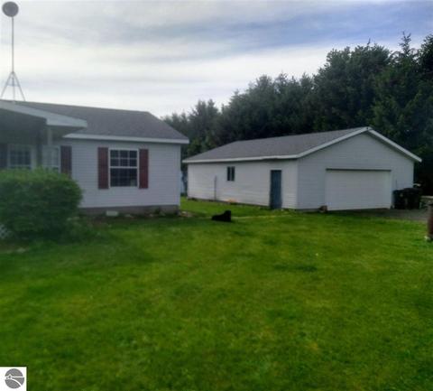 10486 S Leaton Rd, Shepherd, MI 48883 photo 2