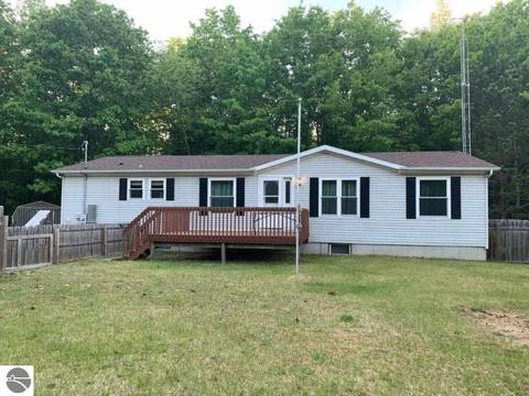 11559 E Fleck Rd, Riverdale, MI 48877 photo 1