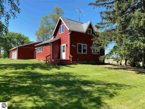 306 E Pickard Rd, Mount Pleasant, MI 48858 photo 1