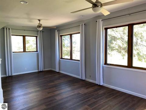 306 E Pickard Rd, Mount Pleasant, MI 48858 photo 2