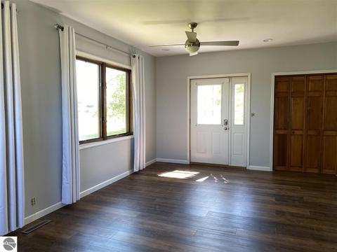 306 E Pickard Rd, Mount Pleasant, MI 48858 photo 3