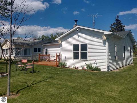 1696 S Riverside Dr, Au Gres, MI 48703 photo 3