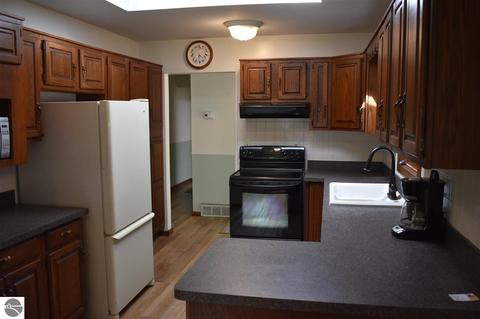 166 Henderson Lake Dr, Lupton, MI 48635 photo 4