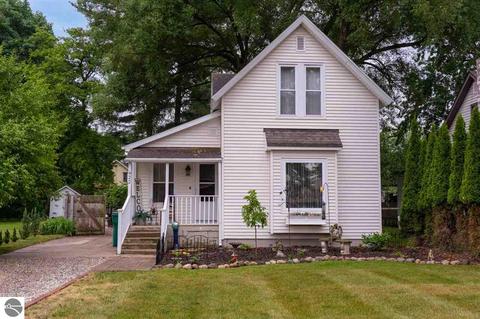 422 E Beech St, Gladwin, MI 48624 photo 1