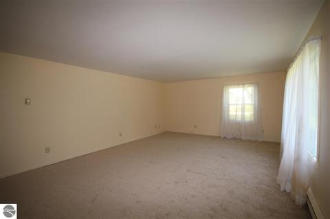 8502 E River Rd, Mount Pleasant, MI 48858 photo 18