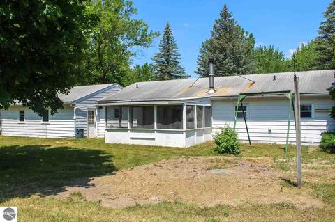 8502 E River Rd, Mount Pleasant, MI 48858 photo 4