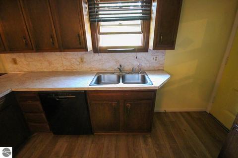 8502 E River Rd, Mount Pleasant, MI 48858 photo 9