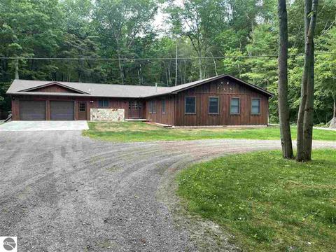 4834 E Michigan Ave, Au Gres, MI 48703 photo 1