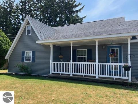 218 E Saginaw St, Au Gres, MI 48703 photo 2
