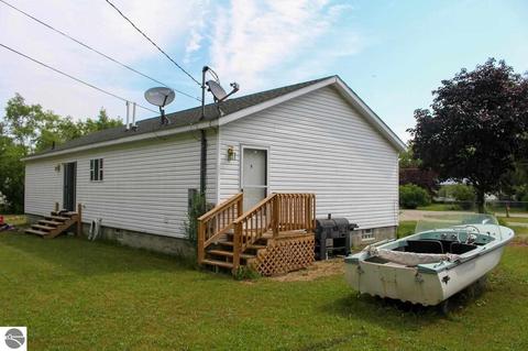 2170 Third St, Mount Pleasant, MI 48858 photo 4