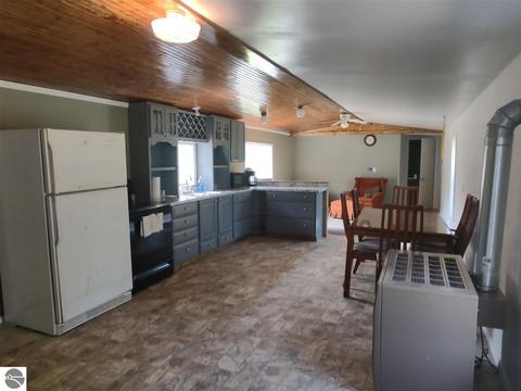 2148 Hull Rd, Twining, MI 48766 photo 10