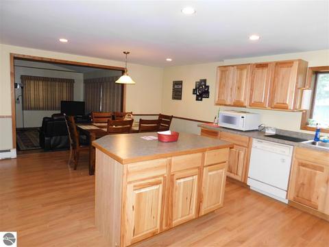 1035 S Ninth Ave, Au Gres, MI 48703 photo 4
