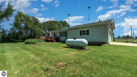 4981 E Pleasant Valley Rd, Shepherd, MI 48883 photo 10