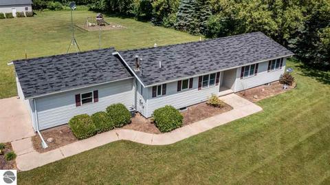 4981 E Pleasant Valley Rd, Shepherd, MI 48883 photo 1
