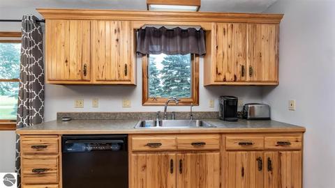 4981 E Pleasant Valley Rd, Shepherd, MI 48883 photo 13