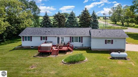 4981 E Pleasant Valley Rd, Shepherd, MI 48883 photo 2