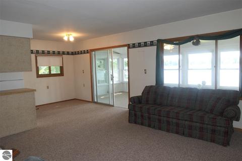 1640 Colonel Point Dr, Crystal, MI 48818 photo 11