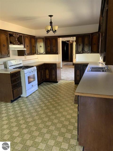 3956 E Baseline Rd, Mount Pleasant, MI 48858 photo 9