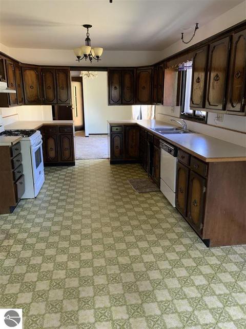 3956 E Baseline Rd, Mount Pleasant, MI 48858 photo 8
