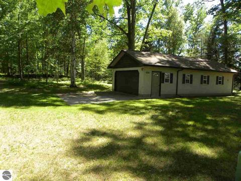 6261 Marshall Dr, Gladwin, MI 48624 photo 4