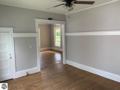 215 N Main St, Ithaca, MI 48847 photo 10