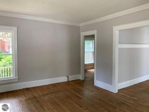 215 N Main St, Ithaca, MI 48847 photo 5