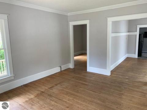 215 N Main St, Ithaca, MI 48847 photo 6
