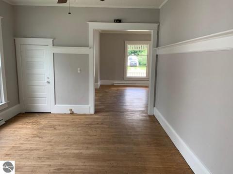 215 N Main St, Ithaca, MI 48847 photo 9