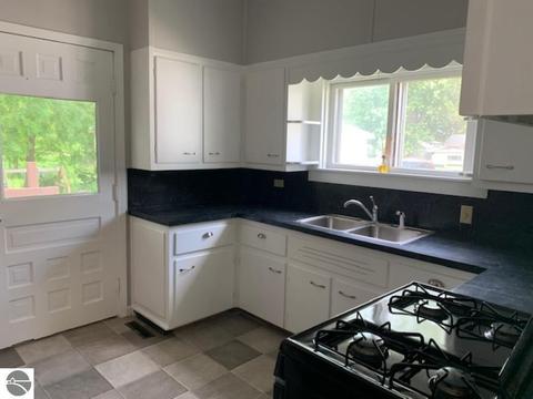 215 N Main St, Ithaca, MI 48847 photo 7