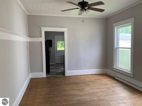 215 N Main St, Ithaca, MI 48847 photo 12