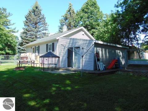 416 N Ithaca St, Ithaca, MI 48847 photo 4