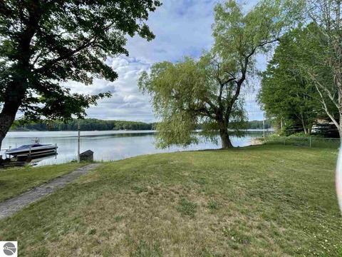 939 Hillcrest Dr, Boon, MI 49618 photo 7