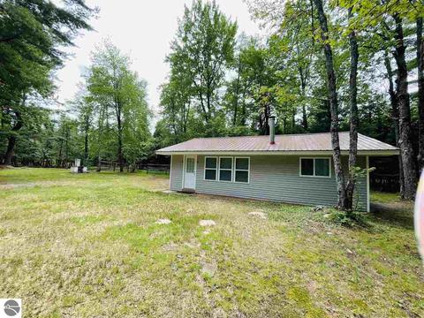 2137 E 12 Rd, Manton, MI 49663 photo 8
