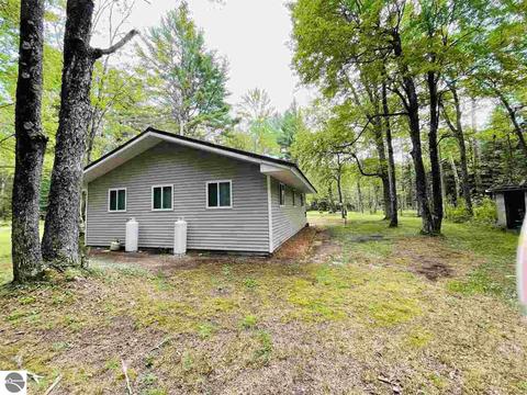 2137 E 12 Rd, Manton, MI 49663 photo 37